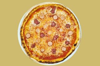 Pizza salsiccia e wurstel