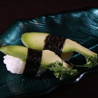 55. Nigiri avocado