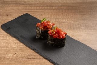 60.Gunkan atun spicy 2u