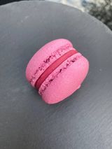 Макарон Роза—малина—Лічі