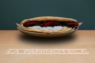 32 Crema di dentice, zucchine grigliate, pomodoro secco e paté d'olive