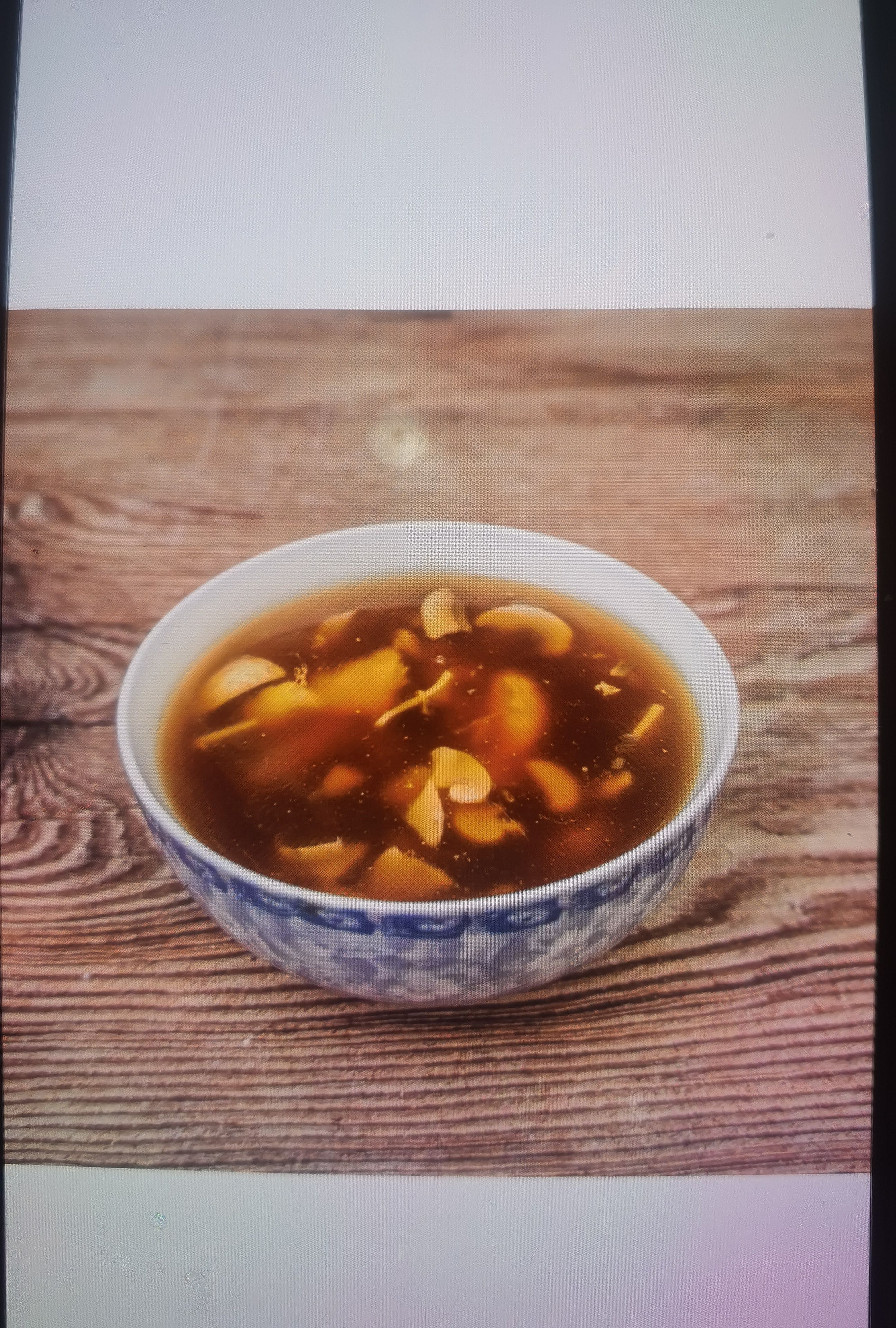 Sopa de pollo con champiñones