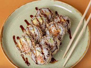 Темпура з копченим лососем та вугрем (300g)