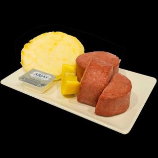 Salchichon con arepa