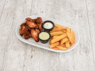 Alitas adobadas Fritas con salsas a elegir