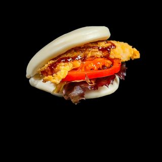 23. Pa Bao De Llagostí Arrebossat Amb Salsa D'Anguila (1 Ud.)