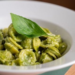 Pasta Con Pesto De Albahaca