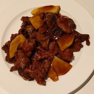 34. Ternera Con Bambú Y Setas Chinas