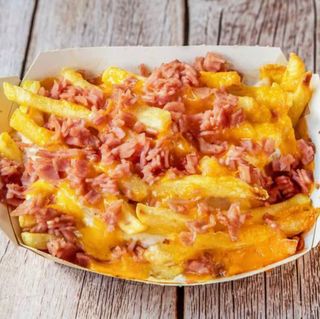 Patatas con pavo y queso