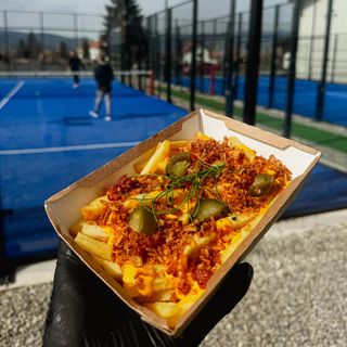 Cartofi prajiti "umpluti cu de toate"