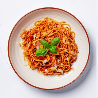 Spaghetti pomodoro alla napoletana