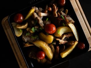 Пательня зі свининою (350г)