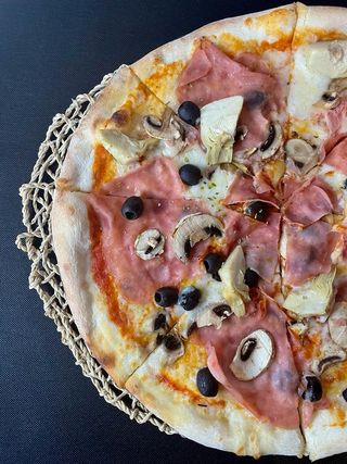 Pizza 4 estaciones (33 cm.)