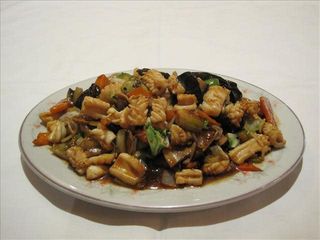 119. Калмари със зеленчуци (700г)