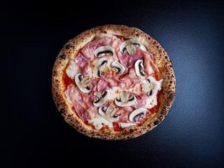 Pizza Prosciutto e Funghi