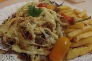 Cheese Kebab na talerzu