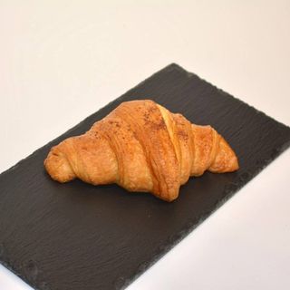 Круассан с шоколадной начинкой 