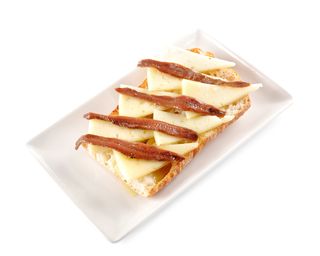 Tosta De Anchoas Con Queso De Oveja