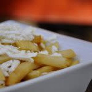 Пържени пресни картофи със сирене (250г)