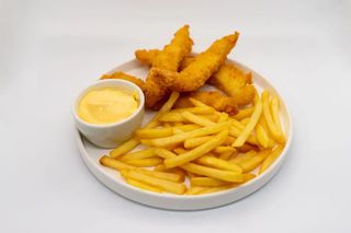 Nughete de pui cu cartofi pai