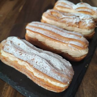 Еклер с баварски крем