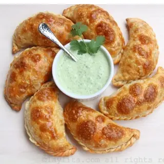 EMPANADA DE ATÚN 7 UNIDADES 