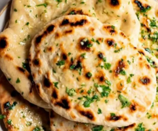 Pan De Mantequilla Con Ajo Y Mozzarella