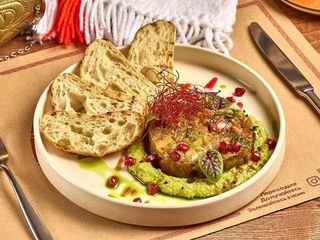 Аджапсандал на хумусі із зеленого горошку (250g)