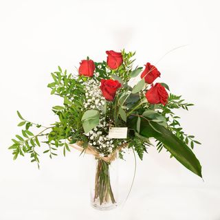 Cinc Roses Vermelles