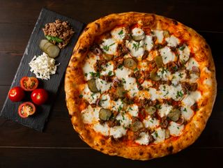 Պիցցա հորթի մսով