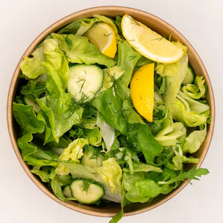 Salata verde cu lamaie si ceapa
