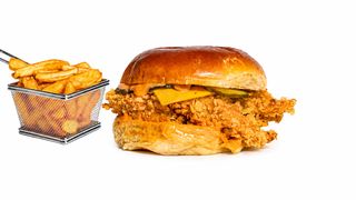 Meniu Crispy Burger + Doza Pepsi