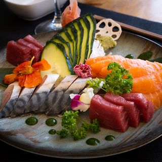 Sashimi moriawase (9 piezas)