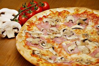 Zestaw Pizza Capriciosa + Coca-Cola 0,5l