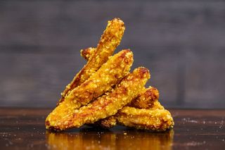 Пилешки пурички с корнфлейкс и чеснов сос 