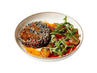 Стейк тунця в кунжуті з печенимии овочами в соусі Світ чілі (350g)