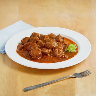 Gulasz wołowy w sosie 1szt