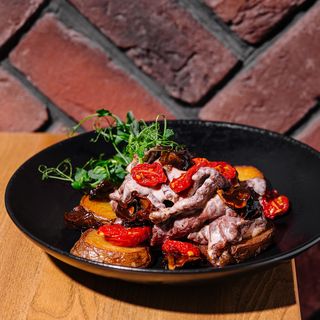 Vita cu cartofi saute, trufe si frisca