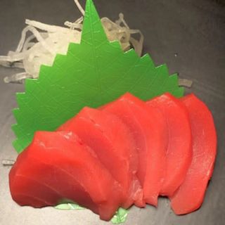 67.Maguro Sashimi (12 Pzs.)