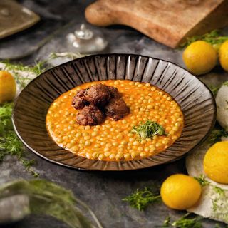 Mazăre cu chifteluțe