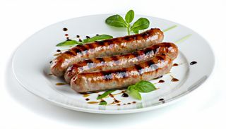 Cârnați picanți la grătar