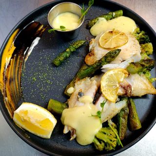 File de dorada cu sparanghel, broccoli si butterlemon