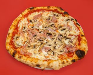 Pizza Prosciutto E Funghi 