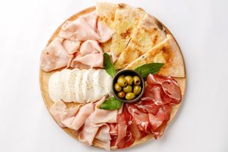 Antipasto con focaccia