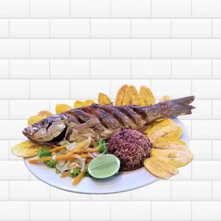 Pescado frito hondureño 