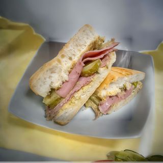 Bocadillo El Hungaro