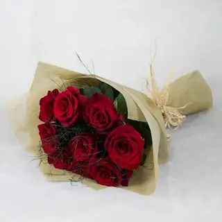 9 წითელი ვარდით