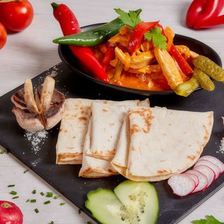 Plato Combinado De Fajitas De Pollo Picantes
