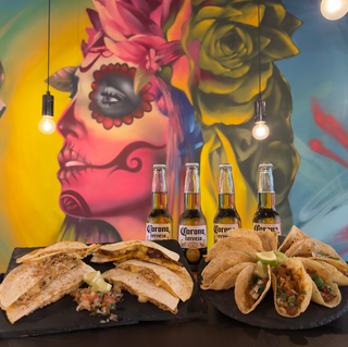 10 Tacos y 4 Quesadillas