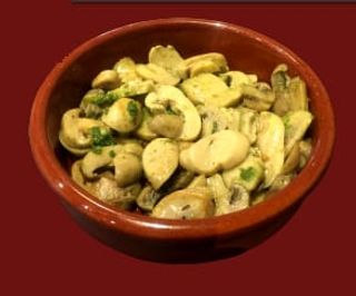 Tapa De Champiñones De París Con Ajo Y Perejil